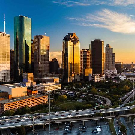 Your Warm Spacious Unit With Pool - Medical Center Houston Bagian luar foto